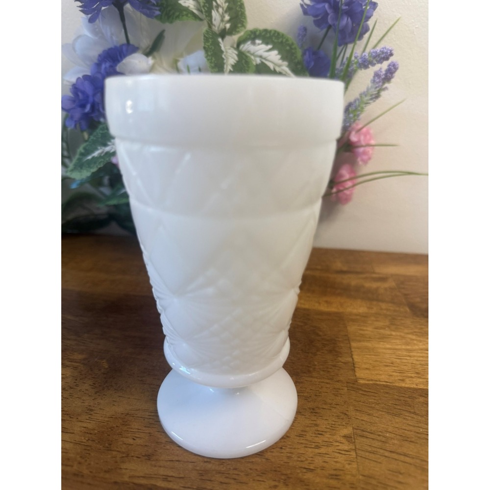 Vintage Milk Glass Pedestal‎ Vase – Diamond Point Quilted Pattern Wedding Decor